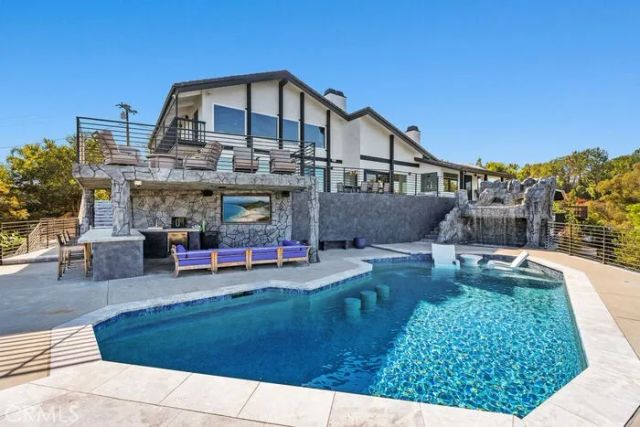 1711 Sirrine, Santa Ana, CA 92705