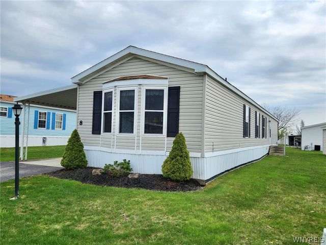 8 Lavender Lane, Cheektowaga, NY 14225