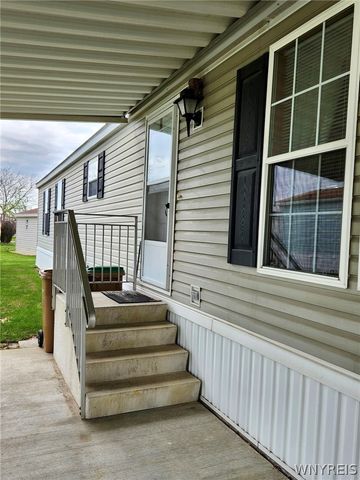 8 Lavender Lane, Cheektowaga, NY 14225