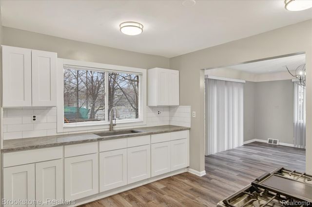 2555 W Boston Boulevard, Detroit, MI 48206