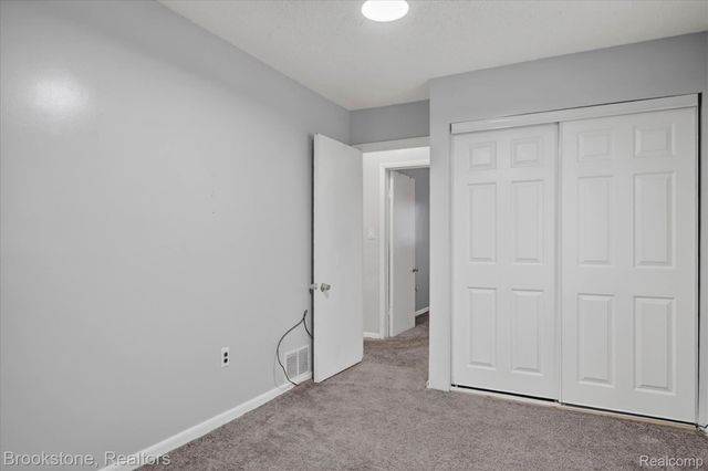 2555 W Boston Boulevard, Detroit, MI 48206