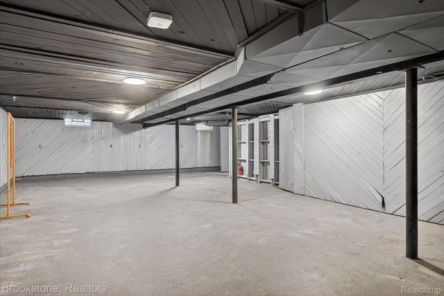 2555 W Boston Boulevard, Detroit, MI 48206