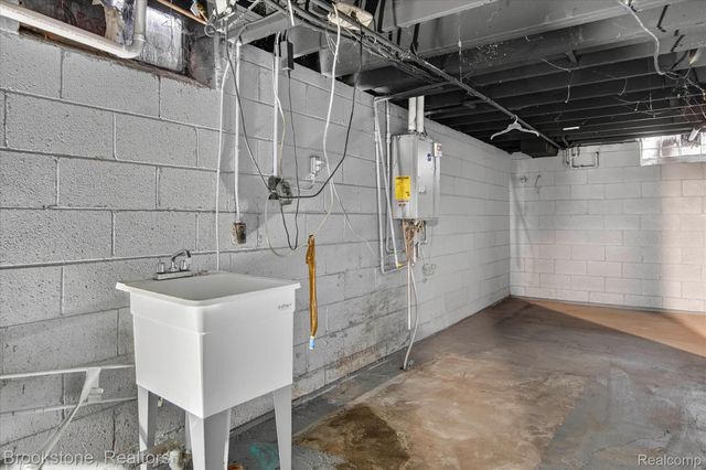 2555 W Boston Boulevard, Detroit, MI 48206