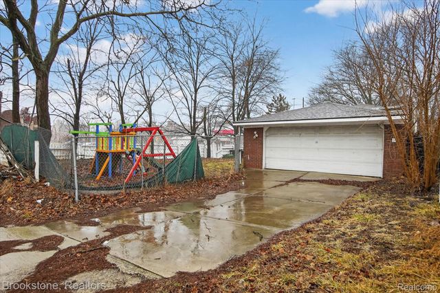 2555 W Boston Boulevard, Detroit, MI 48206