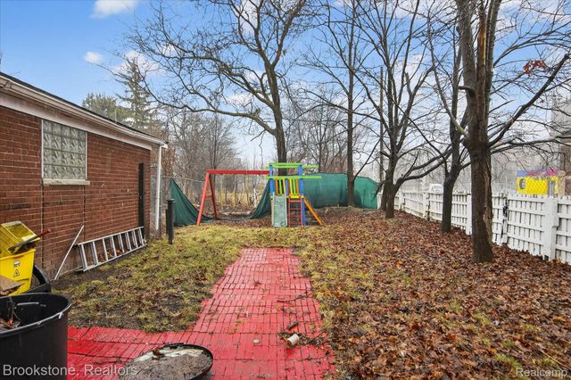 2555 W Boston Boulevard, Detroit, MI 48206