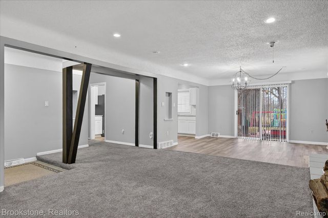 2555 W Boston Boulevard, Detroit, MI 48206