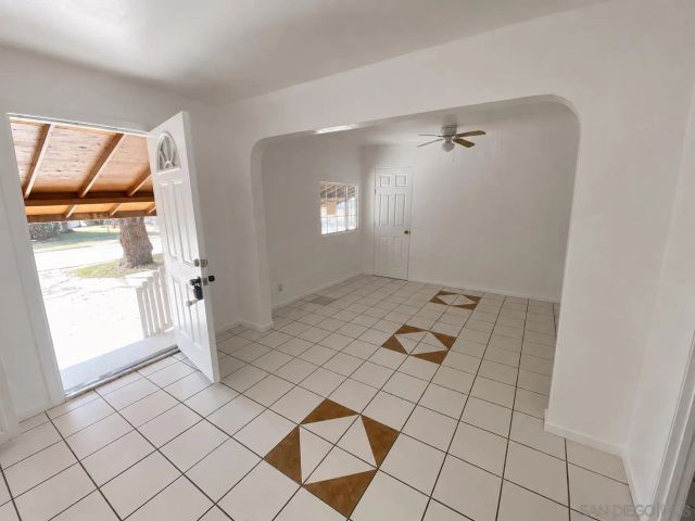 950 E Washington Ave, Escondido, CA 92025