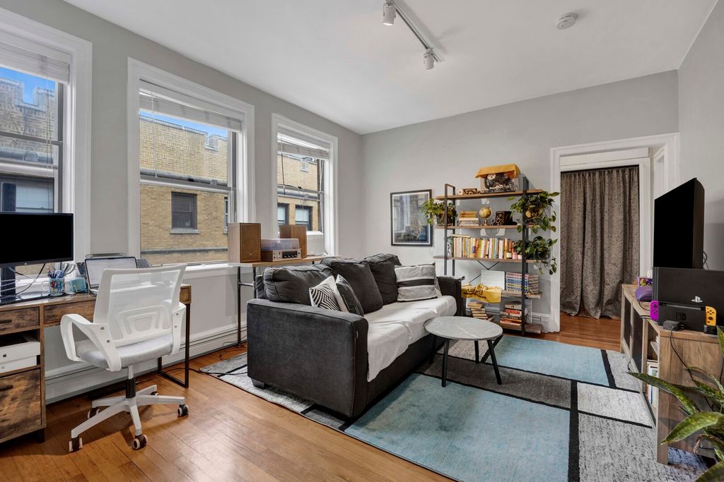 636 W Waveland Avenue 4D, Chicago, IL 60613 — photo 2