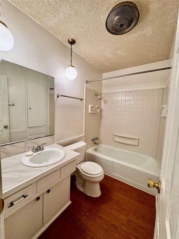 4703 Sagebrush TRL B, Austin, TX 78745