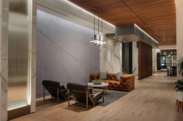 160 Birdsall Street 1403, Houston, TX 77007