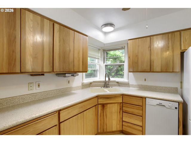 6730 Ne 22ND Ave, Portland, OR 97211