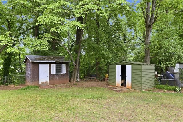 2814 Dellwood Drive, Greensboro, NC 27408