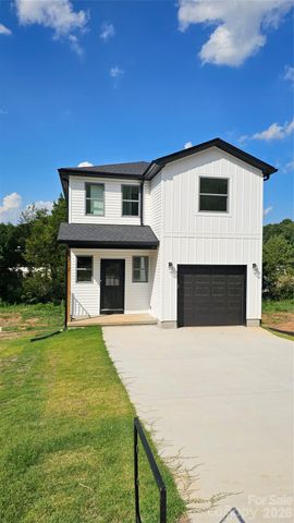 2920 21ST street Lane NE, Hickory, NC 28601