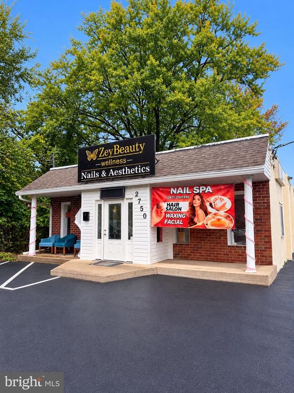 2750 TRENTON RD, LEVITTOWN, PA 19056 — exterior