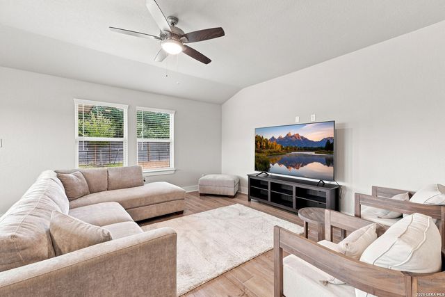 10726 YELLOWTAIL BLVD, Boerne, TX 78006