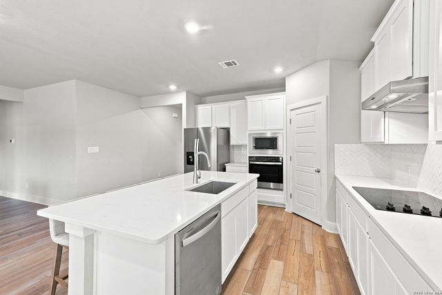 10726 YELLOWTAIL BLVD, Boerne, TX 78006