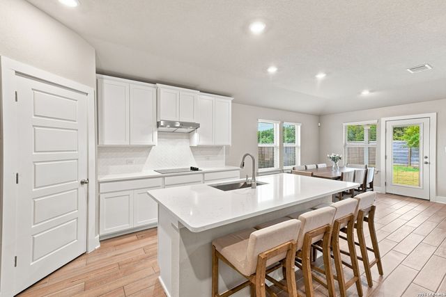 10726 YELLOWTAIL BLVD, Boerne, TX 78006