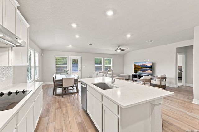 10726 YELLOWTAIL BLVD, Boerne, TX 78006