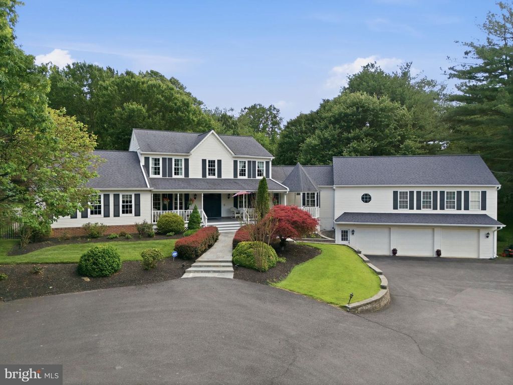 Image 1 of property listing at 14804 TURKEY FOOT RD, Darnestown, MD 20878