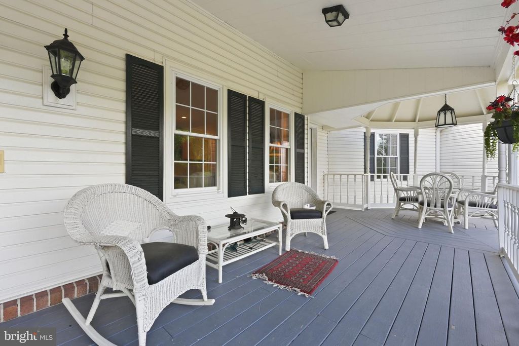 Image 4 of property listing at 14804 TURKEY FOOT RD, Darnestown, MD 20878