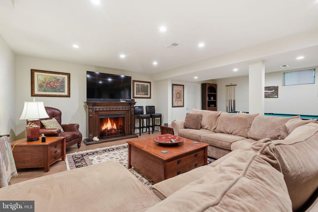 Image 42 of property listing at 14804 TURKEY FOOT RD, Darnestown, MD 20878
