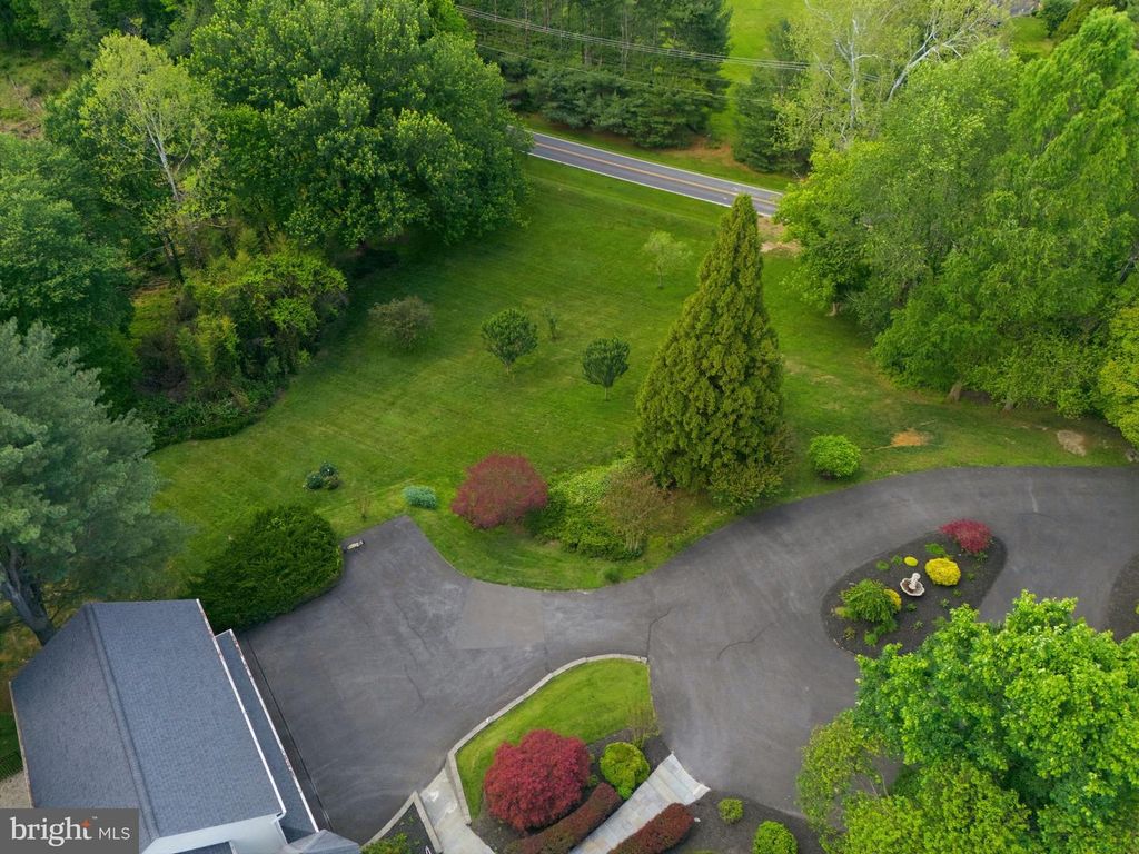 Image 60 of property listing at 14804 TURKEY FOOT RD, Darnestown, MD 20878