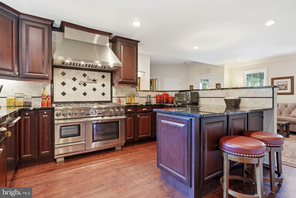 Image 9 of property listing at 14804 TURKEY FOOT RD, Darnestown, MD 20878