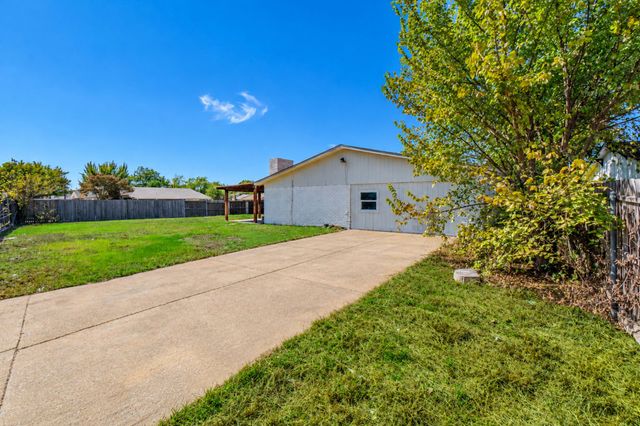 4312 Woodbluff Drive, Mesquite, TX 75150