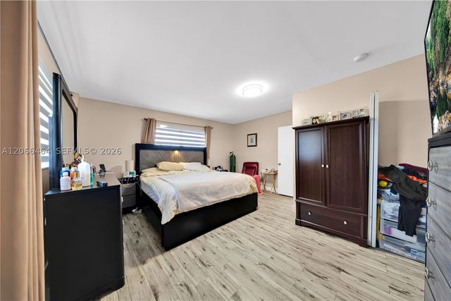3291 NW 207th St, Miami Gardens, FL 33056