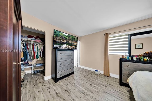3291 NW 207th St, Miami Gardens, FL 33056