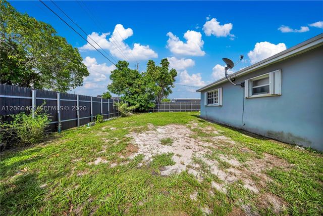 3291 NW 207th St, Miami Gardens, FL 33056