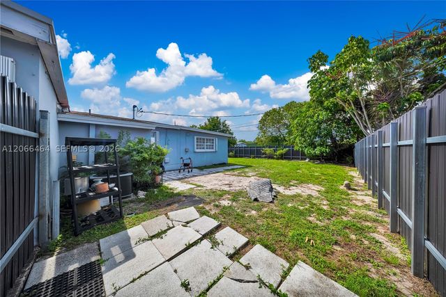 3291 NW 207th St, Miami Gardens, FL 33056