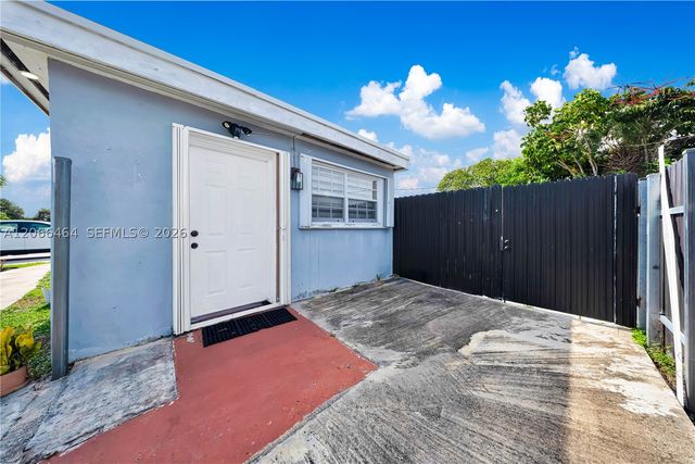 3291 NW 207th St, Miami Gardens, FL 33056