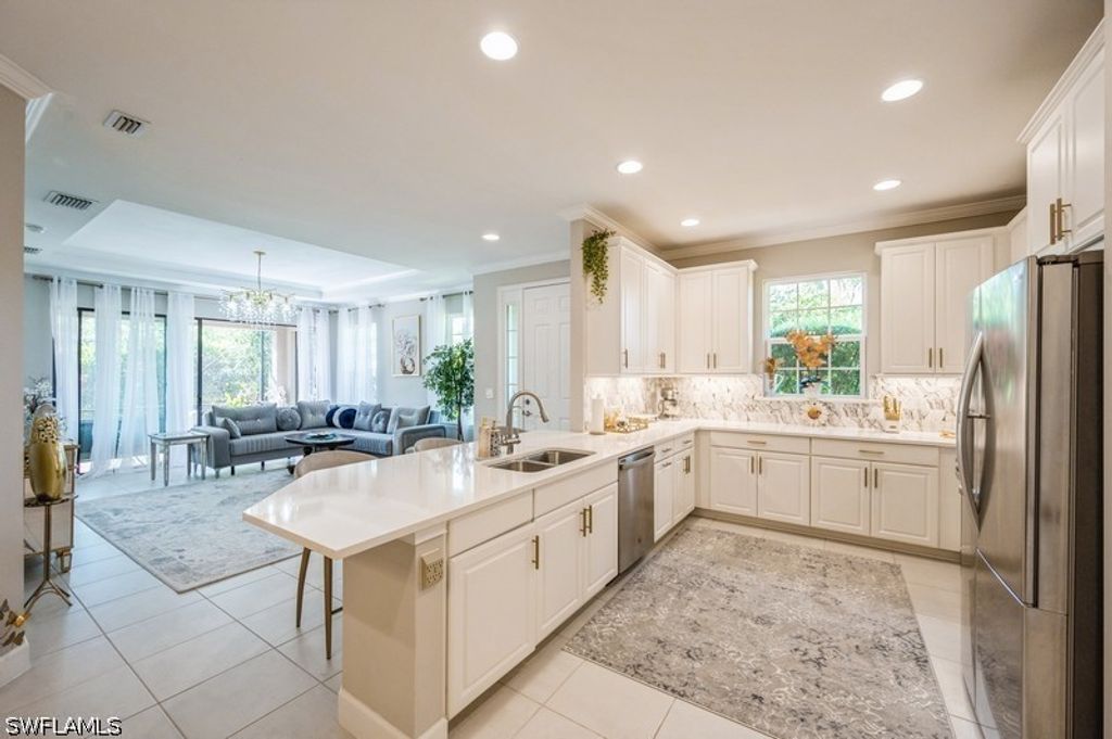 8070 Calle Canovas ST, Naples, FL 34114