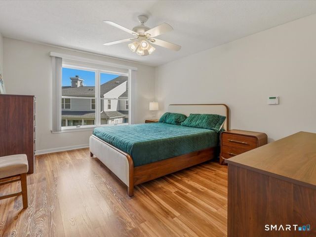 175 South End Road B13, East Haven, CT 06512