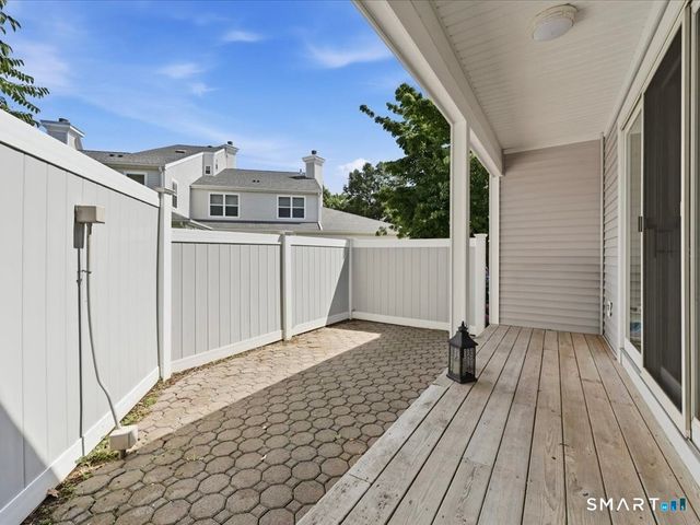 175 South End Road B13, East Haven, CT 06512