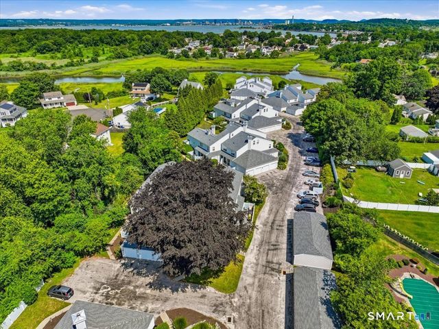 175 South End Road B13, East Haven, CT 06512