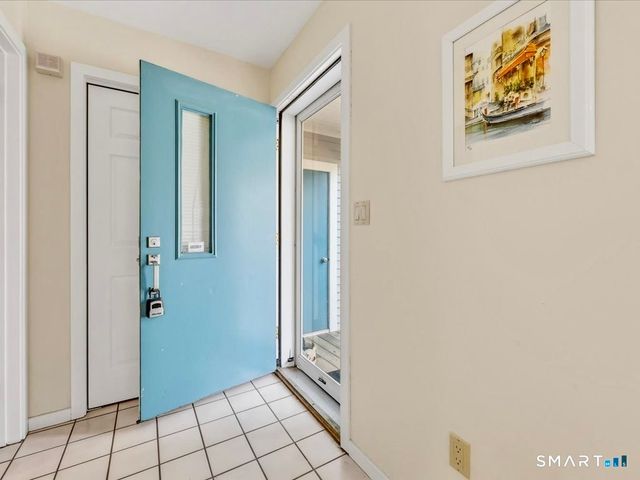 175 South End Road B13, East Haven, CT 06512