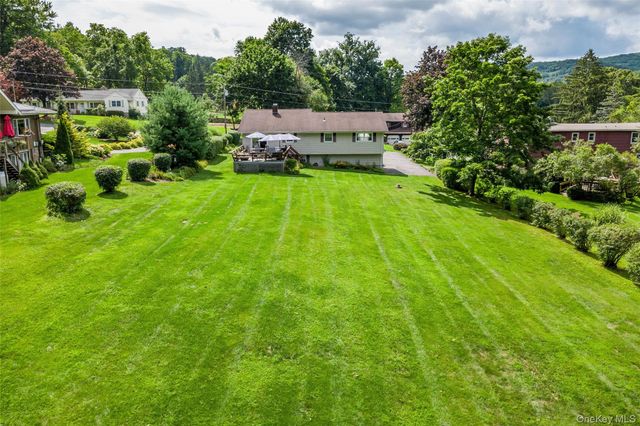 8 Pinewood Sherman, Call Listing Agent, CT 06784