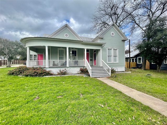 908 W Hopkins ST, San Marcos, TX 78666