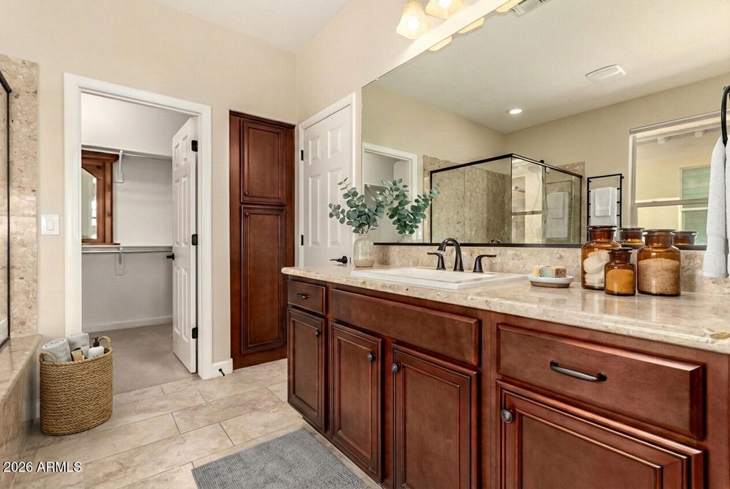 Image 18 of property listing at 3395 BIG SKY Drive, Wickenburg, AZ 85390