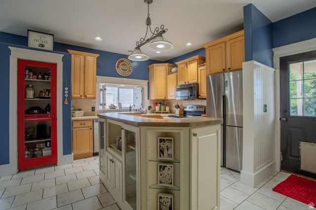 12 E 2150 N, Layton, UT 84041