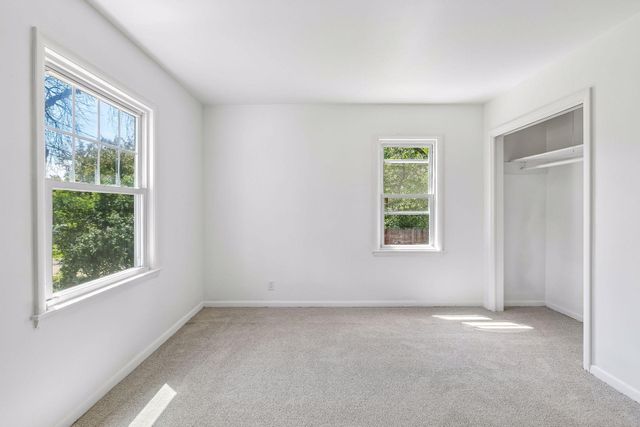 6904 60th Avenue N, Crystal, MN 55428