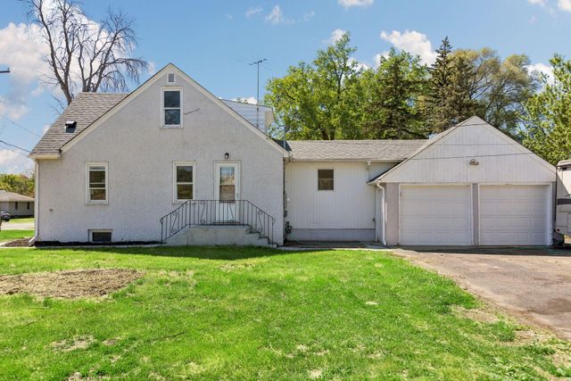 6904 60th Avenue N, Crystal, MN 55428