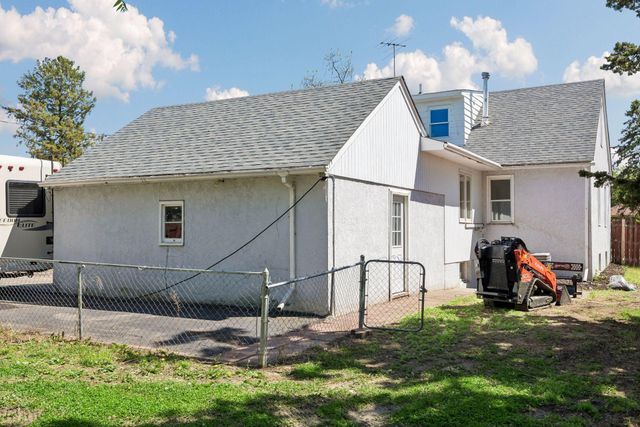 6904 60th Avenue N, Crystal, MN 55428