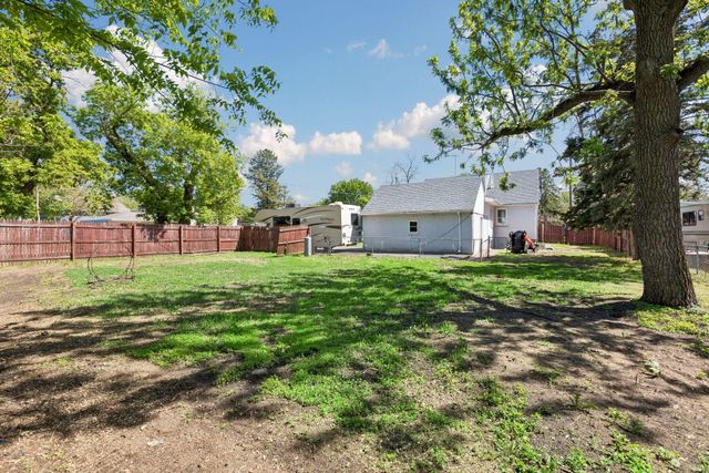 6904 60th Avenue N, Crystal, MN 55428
