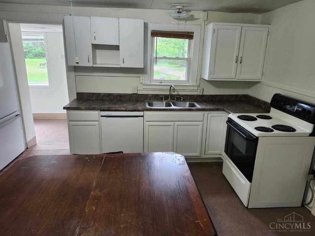 136 Cottonwood Drive, Millville, OH 45013