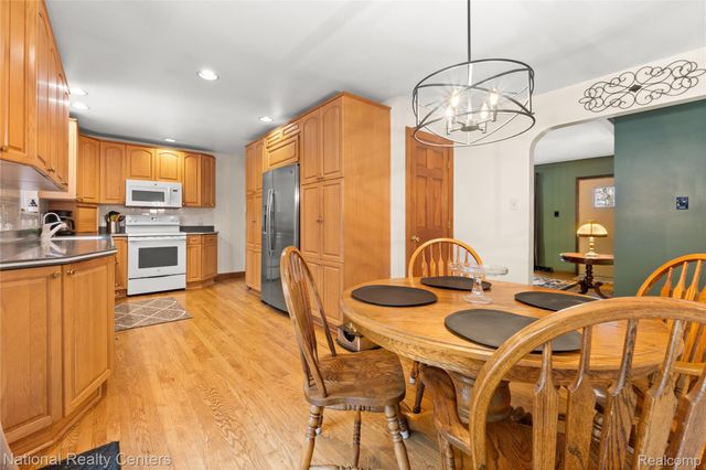 11720 Andersonville Road, Springfield Charter Township, MI 48350