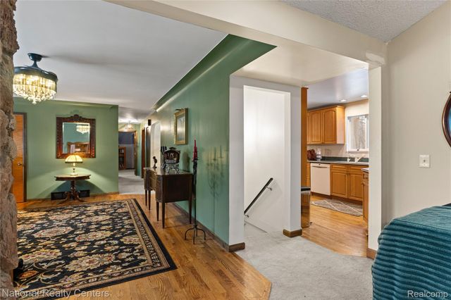 11720 Andersonville Road, Springfield Charter Township, MI 48350