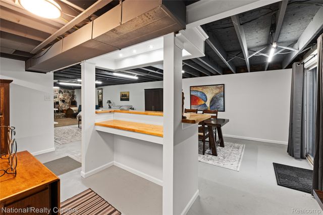 11720 Andersonville Road, Springfield Charter Township, MI 48350